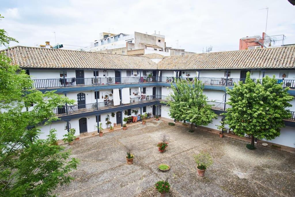 Corral Central Oasis Seville Luaran gambar