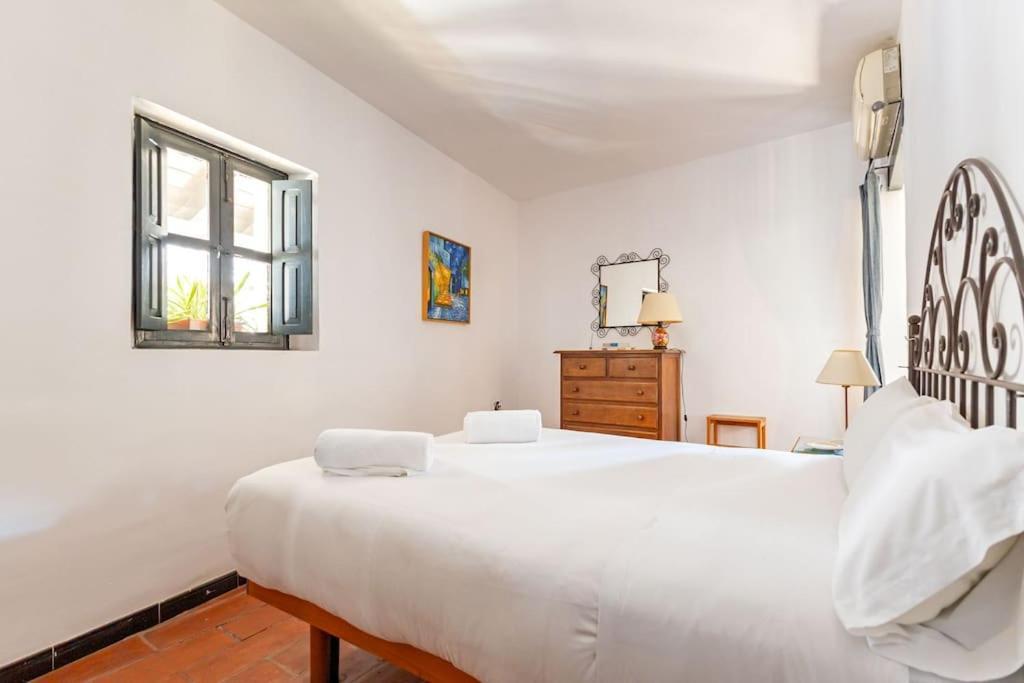 Corral Central Oasis Seville Luaran gambar